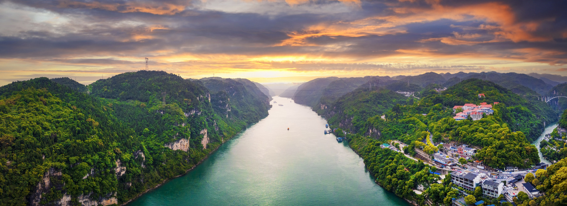 攝圖網_501754376_banner_湖北宜昌長江三峽西陵峽景區(qū)三游洞（企業(yè)商用）.jpg